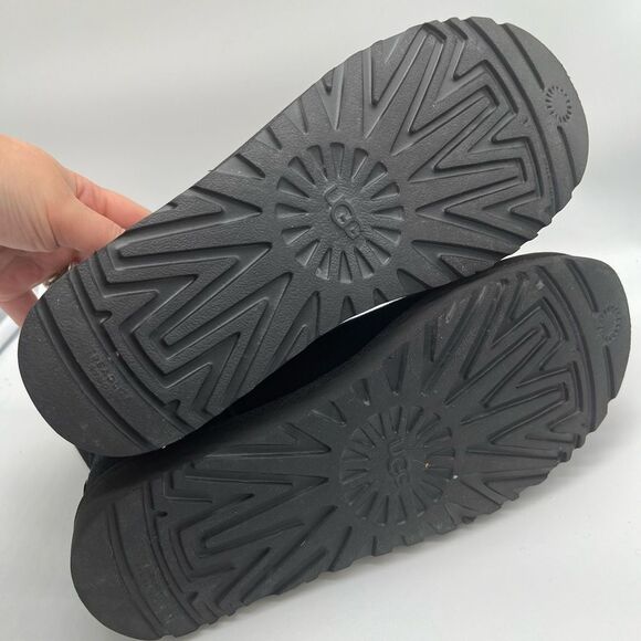 Ugg Mini Bailey Fluff Buckle Boot in Black Suede Leather and Shearling Womans 9 - Picture 7 of 9